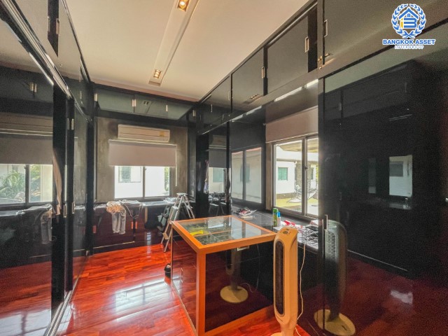 *****บ้านเดี่ยวมือสองย่านกรุงเทพฯ ม.เศรษฐสิริ ราชพฤกษ์-จรัญฯ เนื้อที่กว้างขวางมากถึง 105 ตร.ว. ฟังก์ชัน 3 ห้องนอน 3 ห้องน้ำ ที่จอดรถ 2 คัน บ้านจากผู้พัฒนาโครงการ Sansiri ตั้งบนทำเลแห่งการเดินทาง เชื่อมต่อถนนราชพฤกษ์, ถนนจรัญสนิทวงศ์, ถนนพรานนก, ถนนบรมราชชนี